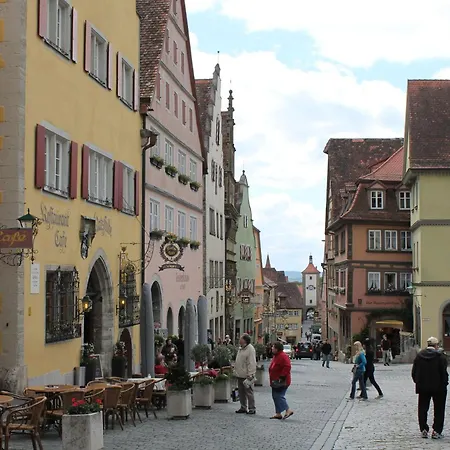 Butz Πανσιόν 3*